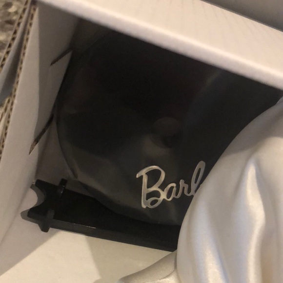 BOB MACKIE JEWEL ESSENCE COLLECTION BARBIE DOLLS -5 barbies, brooch & portfolio - Picture 6 of 13